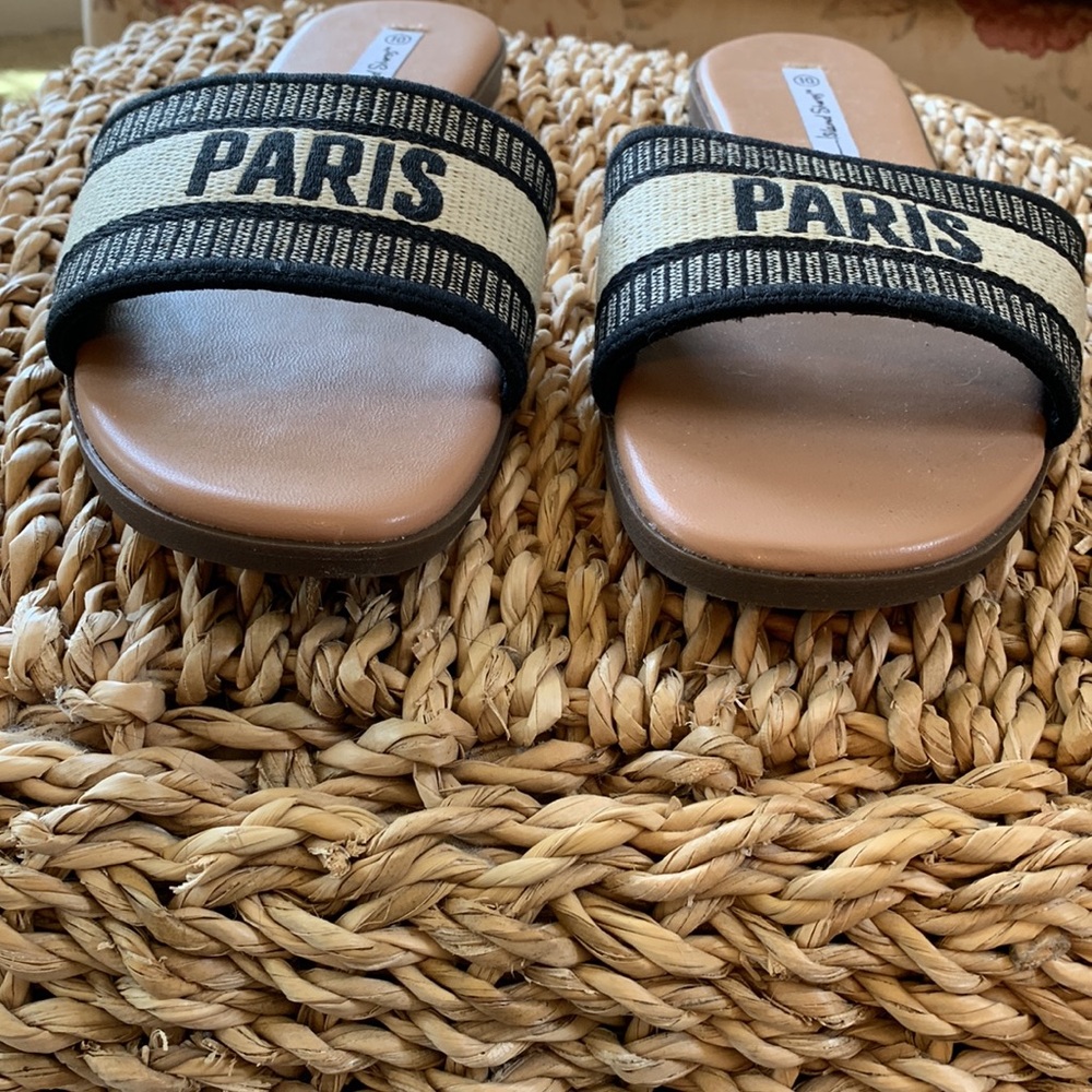 Brand new! Canvas embroidered slip on’s. - Picture 2 of 5